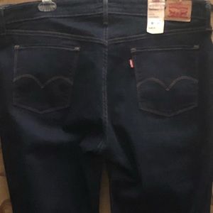 Levi’s 711 Skinny Jeans